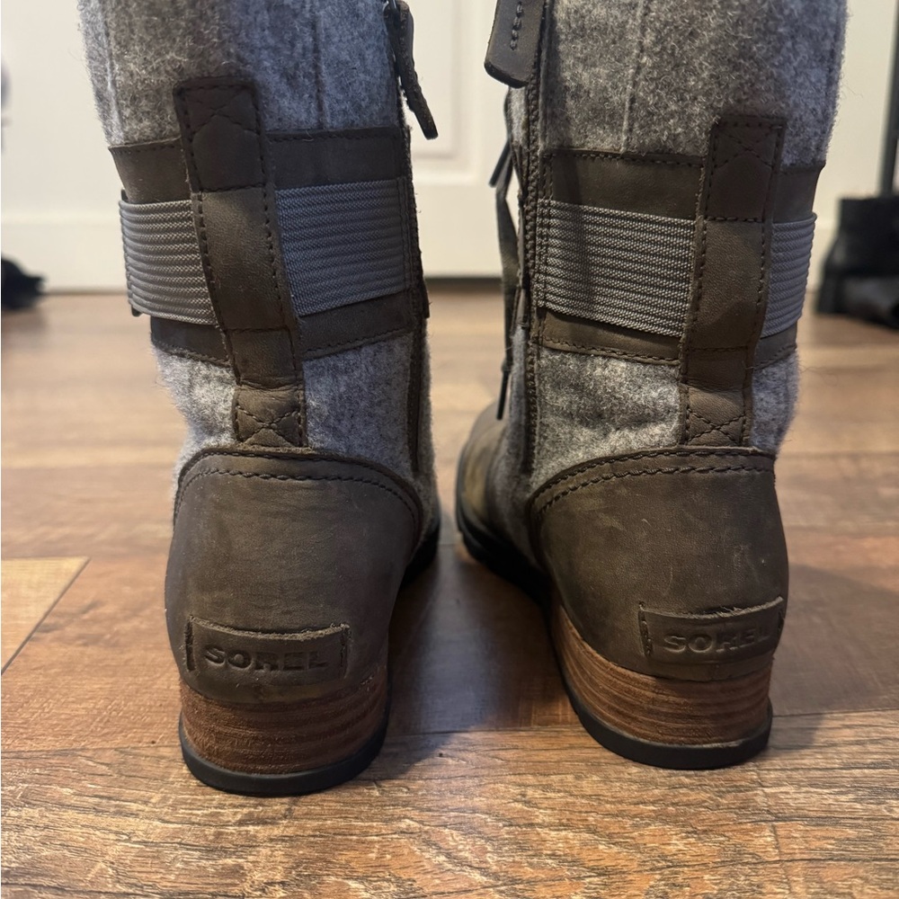 Sorel Women's Lace Up Olive and Grey Boots - Picture 3 of 8